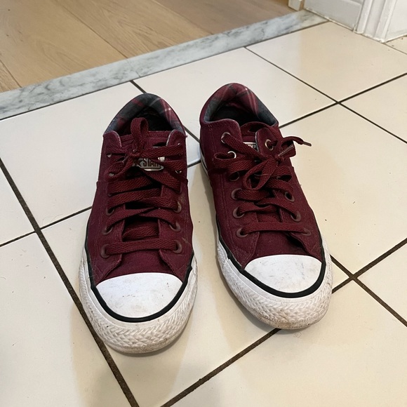 Converse size 7.5 - Picture 1 of 4